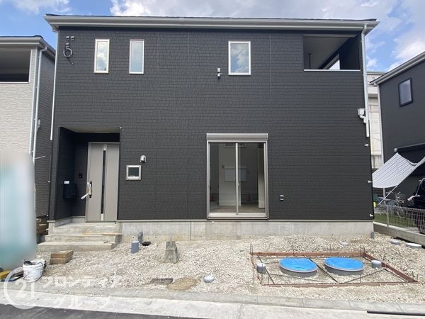 枚方市長尾家具町２丁目　新築一戸建て　第１１　１号棟