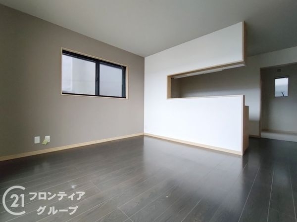 寝屋川市高柳７丁目　中古一戸建て