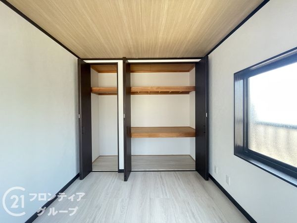 枚方市南中振２丁目の中古一戸建て