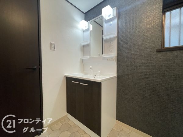 枚方市南中振２丁目の中古一戸建て