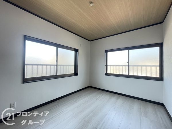 枚方市南中振２丁目の中古一戸建て