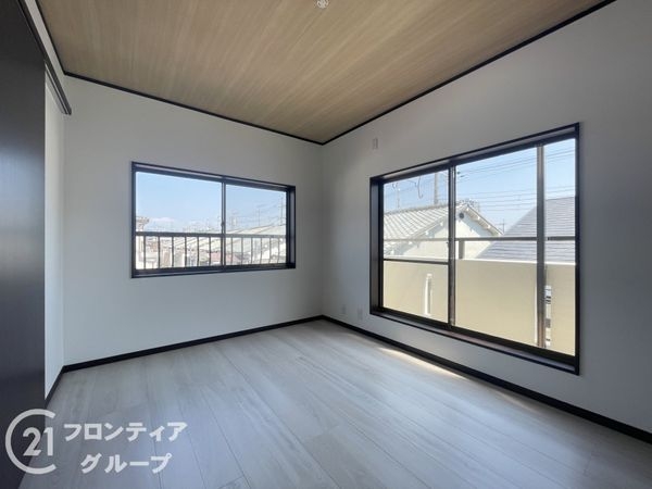 枚方市南中振２丁目の中古一戸建て
