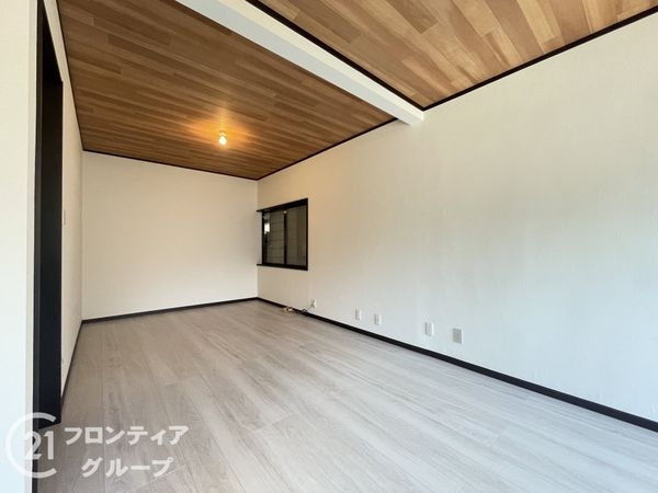 枚方市南中振２丁目の中古一戸建て