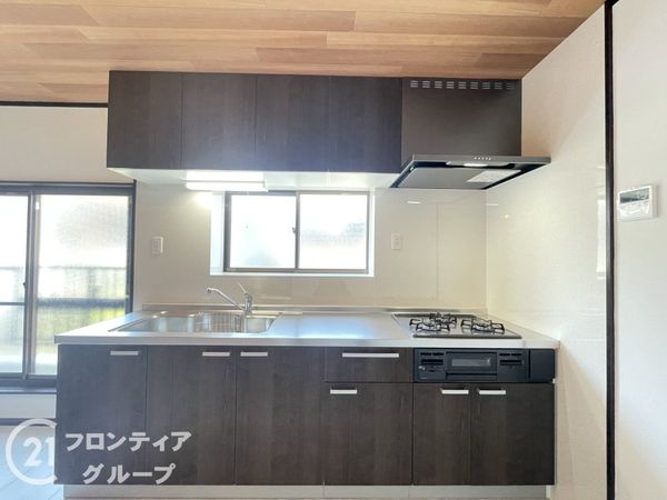 枚方市南中振２丁目　中古一戸建て