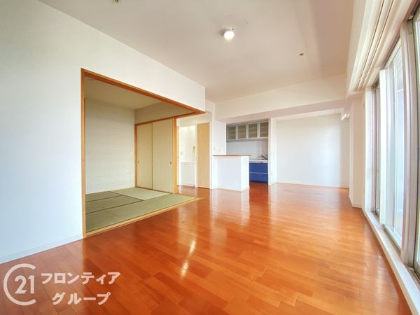 ロイヤルメドゥ香里園タワー　中古マンション