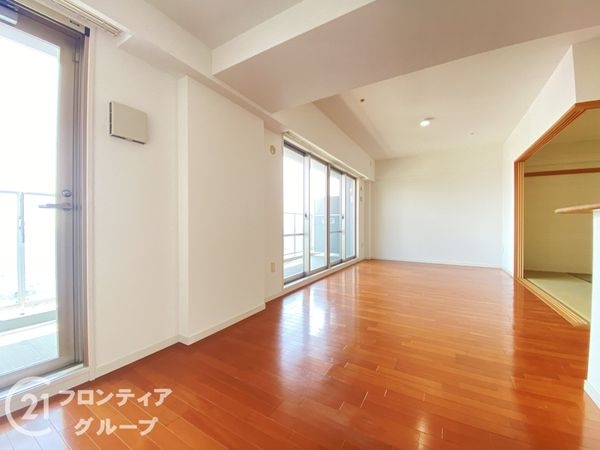ロイヤルメドゥ香里園タワー　中古マンション