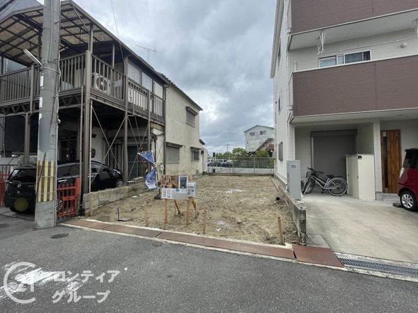 寝屋川市点野３丁目　新築一戸建て
