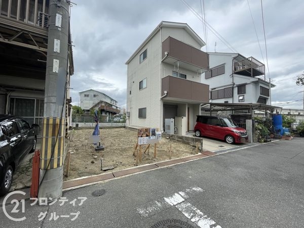 寝屋川市点野３丁目　新築一戸建て