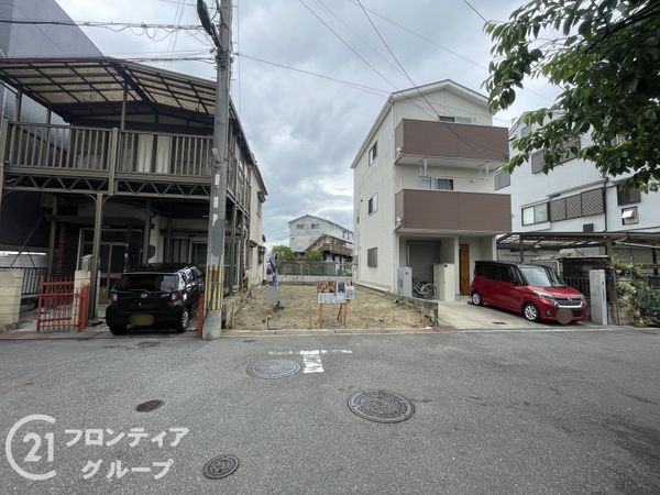 寝屋川市点野３丁目　新築一戸建て