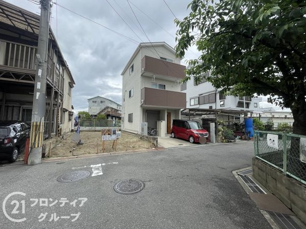 寝屋川市点野３丁目　新築一戸建て