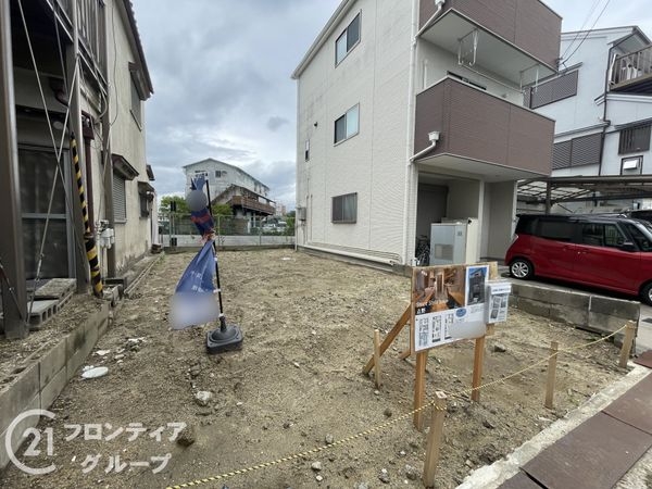 寝屋川市点野３丁目　新築一戸建て