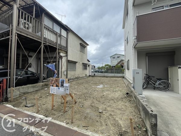 寝屋川市点野３丁目　新築一戸建て