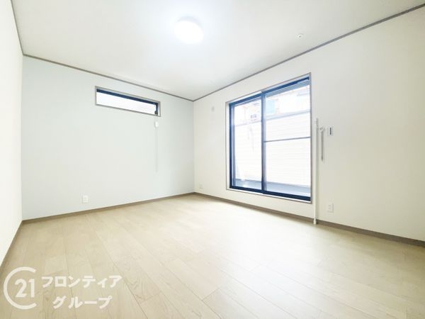 寝屋川市川勝町　新築一戸建て