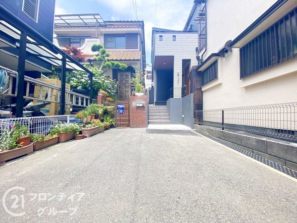 寝屋川市川勝町　新築一戸建て