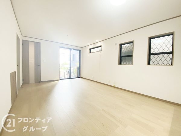 寝屋川市川勝町　新築一戸建て