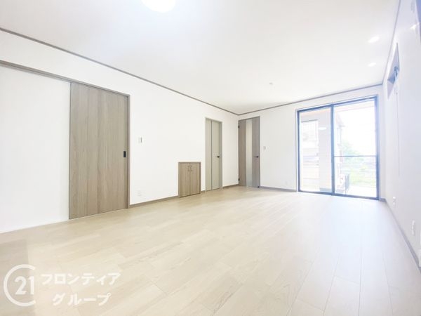 寝屋川市川勝町　新築一戸建て