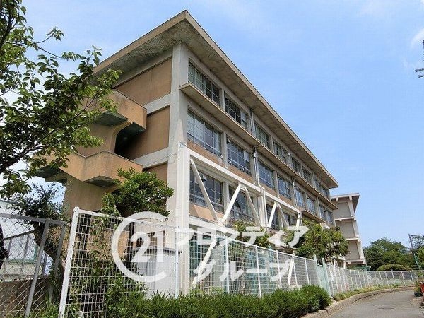 寝屋川市池田本町の中古一戸建て(寝屋川市立桜小学校)