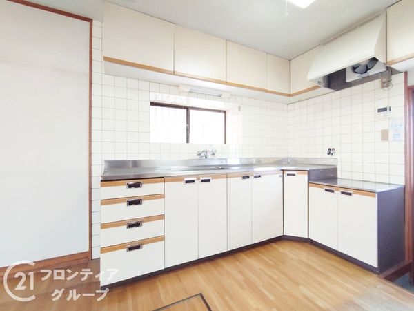 枚方市茄子作１丁目　中古一戸建て