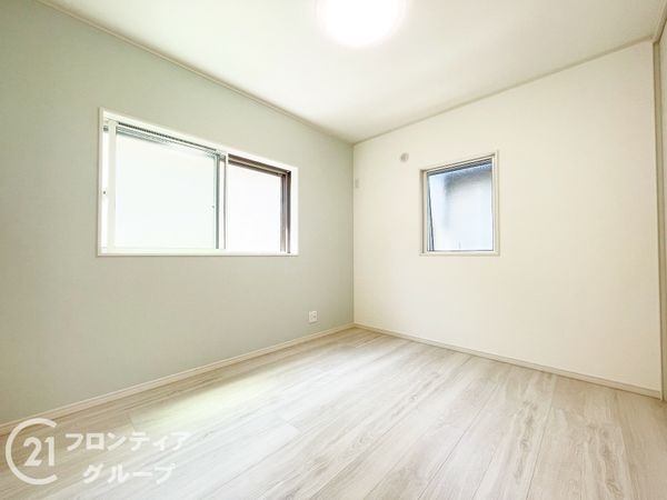 枚方市東香里元町　新築一戸建て