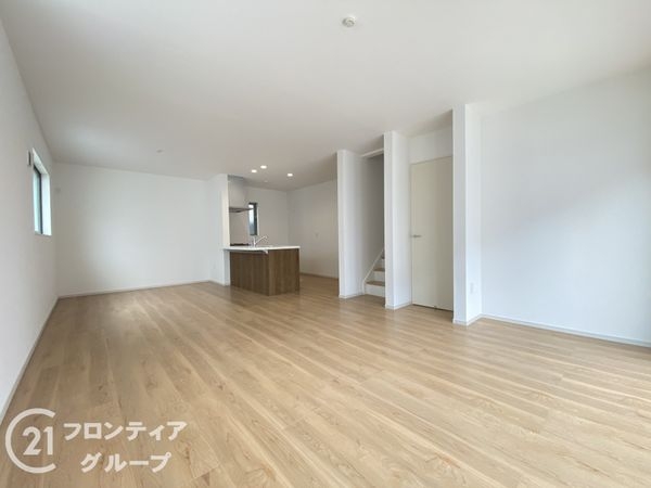 枚方市牧野本町２丁目　新築一戸建て　1期　３号棟