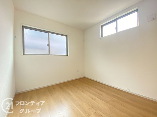 寝屋川市成美町　新築一戸建て　１期　全１区画