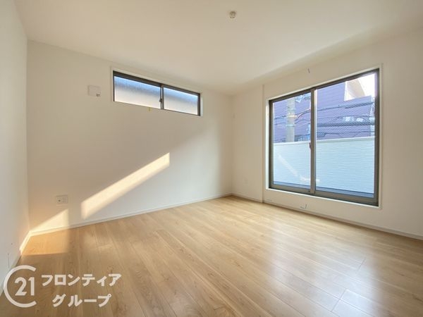 寝屋川市成美町　新築一戸建て　１期　全１区画