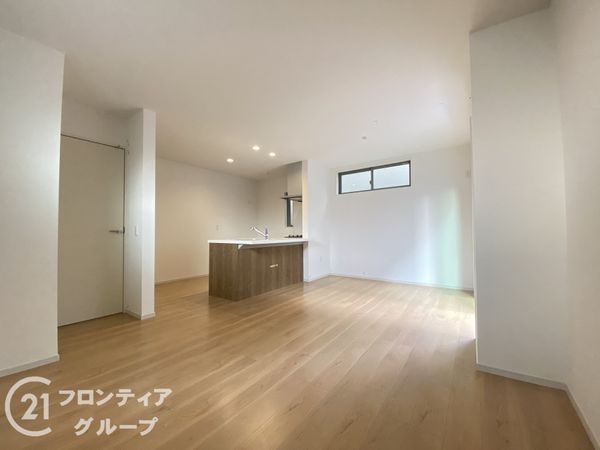寝屋川市成美町　新築一戸建て　１期　全１区画