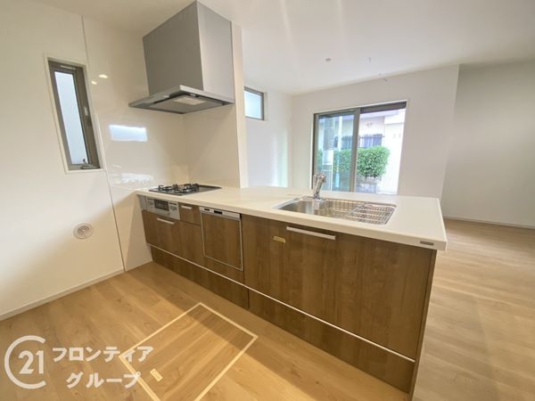 寝屋川市成美町　新築一戸建て　１期　全１区画