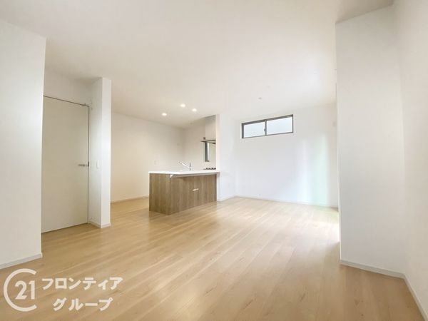 寝屋川市成美町　新築一戸建て　１期　全１区画