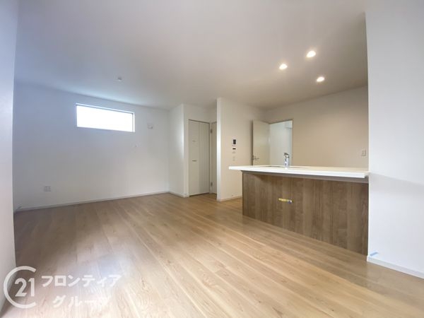 寝屋川市成美町　新築一戸建て　１期　全１区画