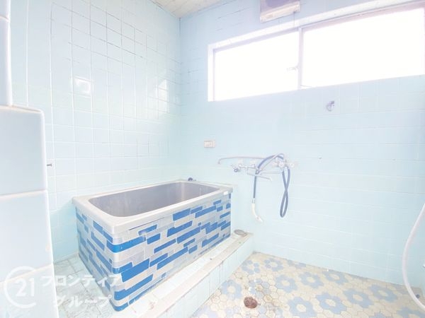 枚方市養父丘２丁目　中古一戸建て