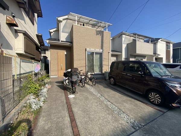 枚方市東香里南町　中古一戸建て