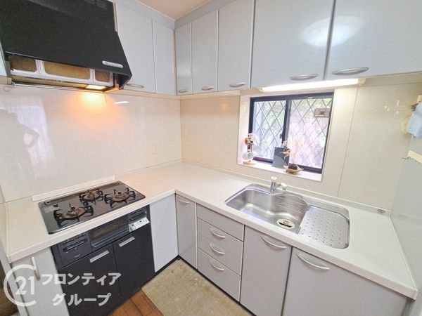 枚方市東香里新町　中古一戸建て
