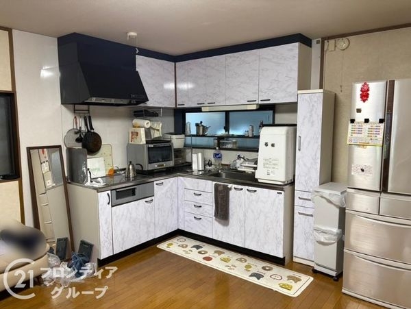 寝屋川市春日町　中古一戸建て