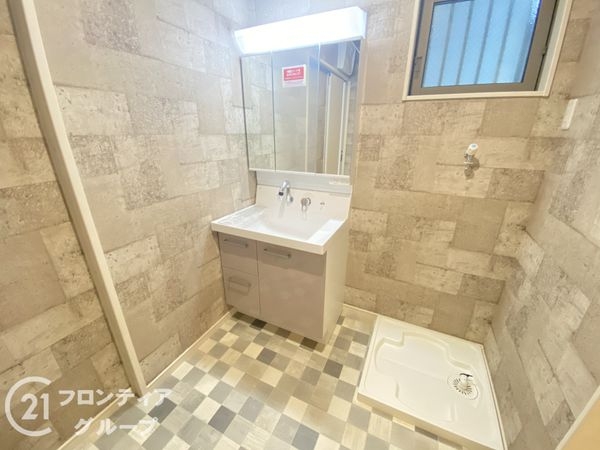 寝屋川市昭栄町　新築一戸建て