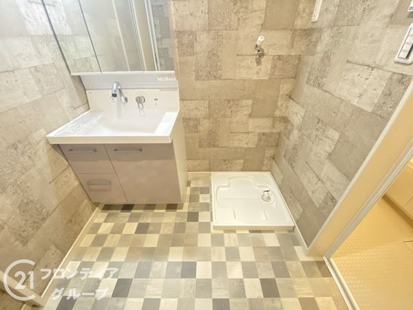 寝屋川市昭栄町　新築一戸建て