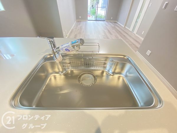 寝屋川市昭栄町　新築一戸建て