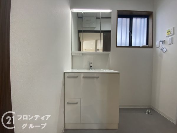 枚方市長尾東町3丁目の中古一戸建て(洗面台・洗面所)