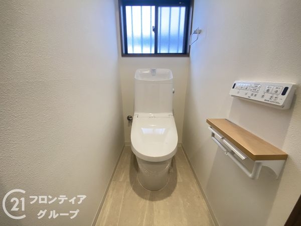 枚方市長尾東町3丁目の中古一戸建て(トイレ)