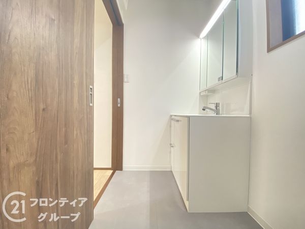 枚方市長尾東町3丁目の中古一戸建て(洗面台・洗面所)