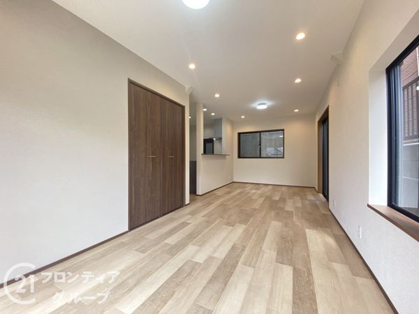 枚方市長尾東町3丁目の中古一戸建て(リビング)