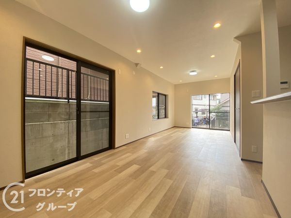 枚方市長尾東町3丁目の中古一戸建て(リビング)