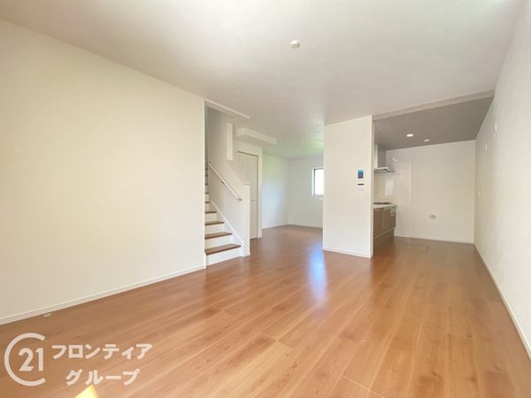 枚方市西船橋１丁目　新築一戸建て　１期　２号棟