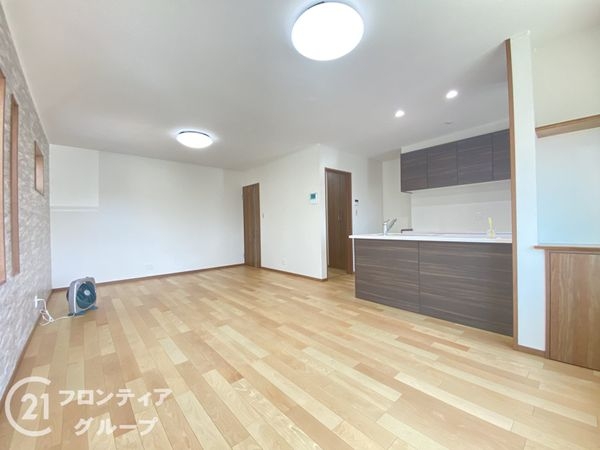 交野市郡津５丁目　新築一戸建て