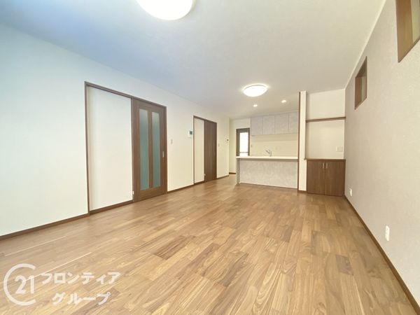 枚方市長尾西町３丁目　新築一戸建て
