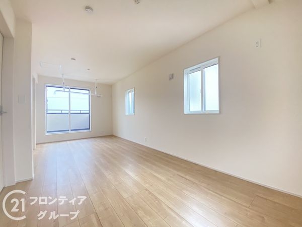 枚方市東香里元町　新築一戸建て　１期　１号棟