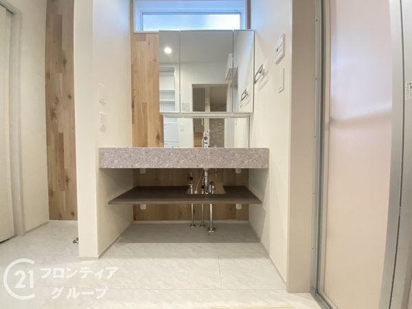 枚方市東香里元町　新築一戸建て　１期　１号棟