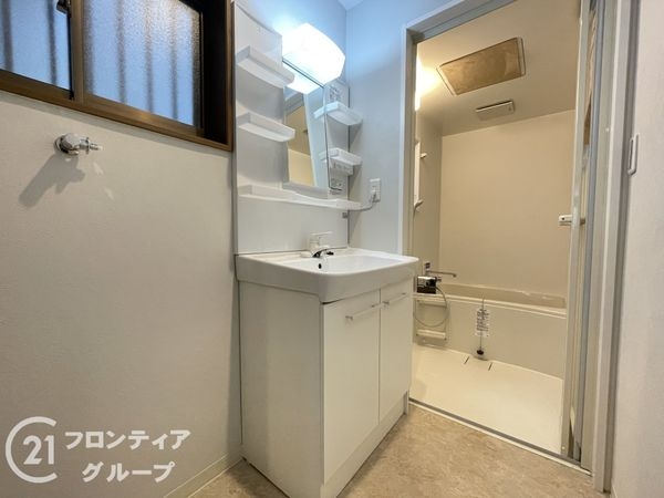 寝屋川市池田3丁目の中古一戸建て(洗面台・洗面所)