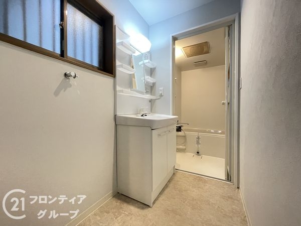 寝屋川市池田3丁目の中古一戸建て(洗面台・洗面所)