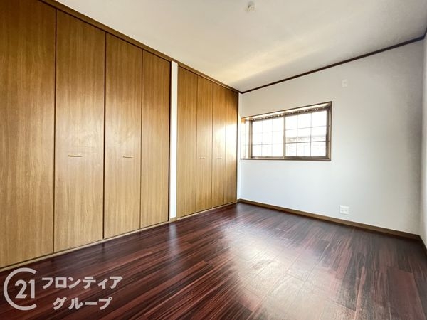 寝屋川市池田3丁目の中古一戸建て(寝室)